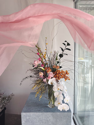 Flower Delivery Vancouver-The Valentine's Focal Arrangement-Bouquets-Florist-The Wild Bunch Flower Shop