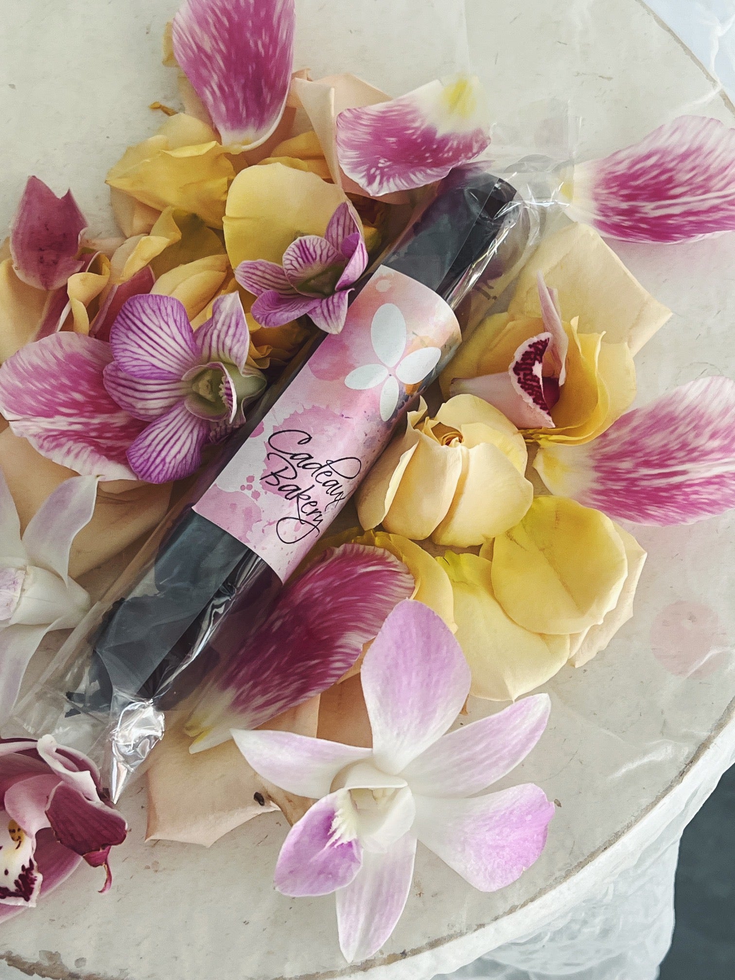 Flower Delivery Vancouver-Cadeaux Chocolates-Candy & Chocolate-Florist-The Wild Bunch Flower Shop
