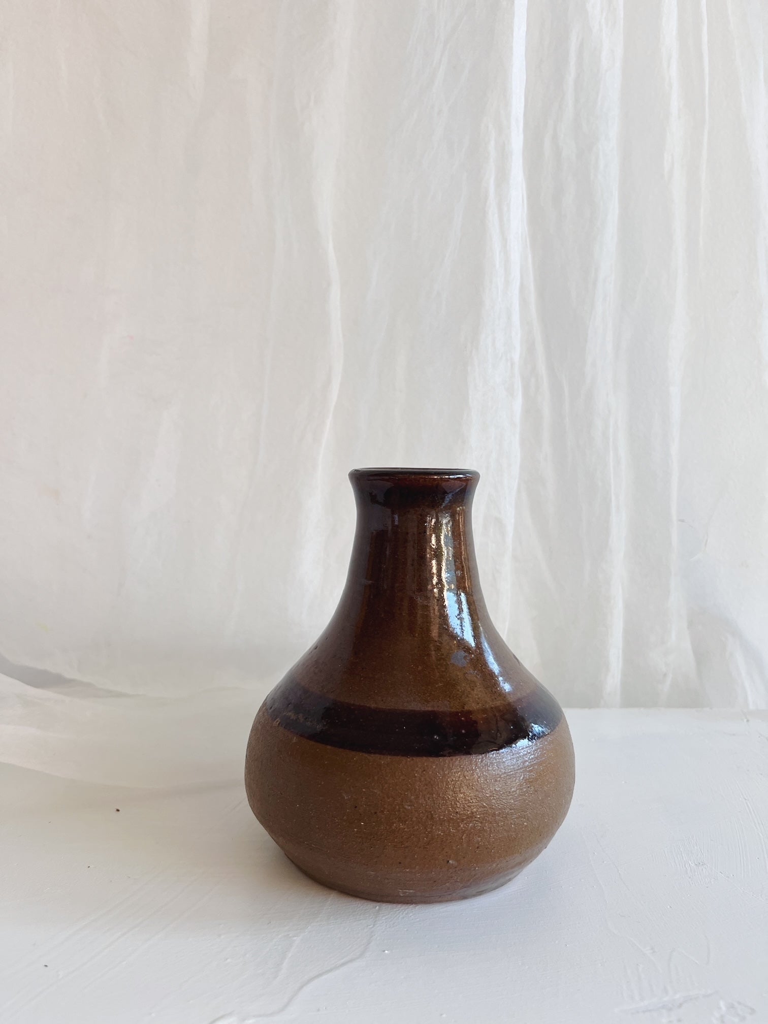 Ode Vintage Vase - Brown Matte & Glaze